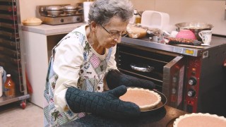 파이 굽는 엄마